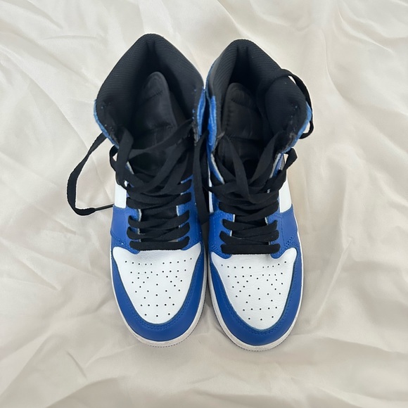 Nike High top ones 💙 - Picture 3 of 6